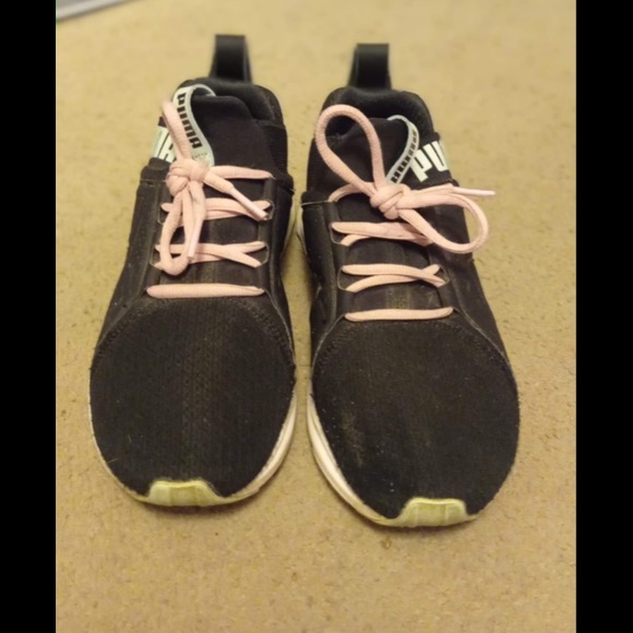 Shoes - Picture 3 of 4